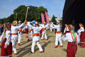 Ukrainian folk dancers Ukrainian folk dancers